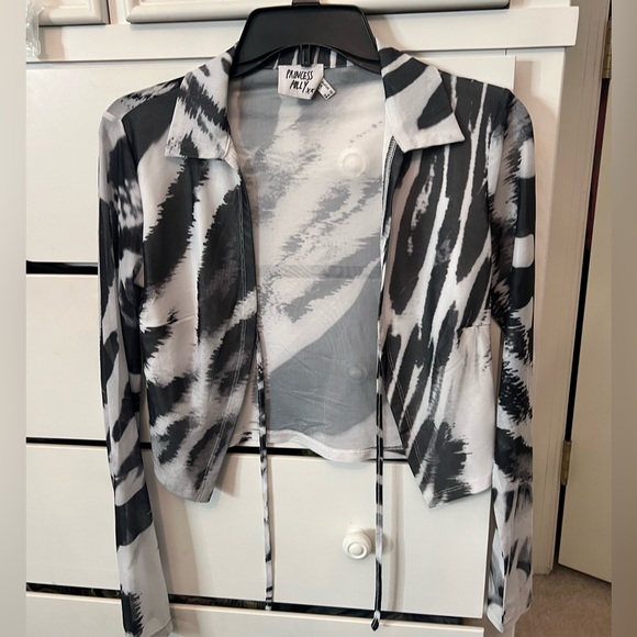 Princess Polly Zebra Long Sleeve Crop Top - Picture 1 of 2